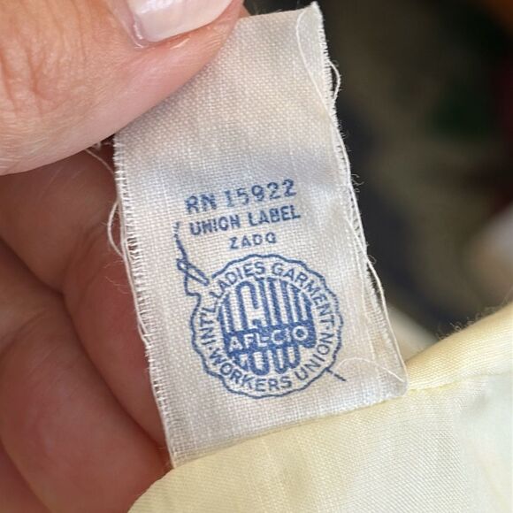 Vintage Bel-Aire Stylecraft Lingerie light yellow pajama top & robe - Picture 11 of 11